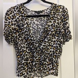 Banana Republic Leopard Print Cropped Wrap Blouse SZ M